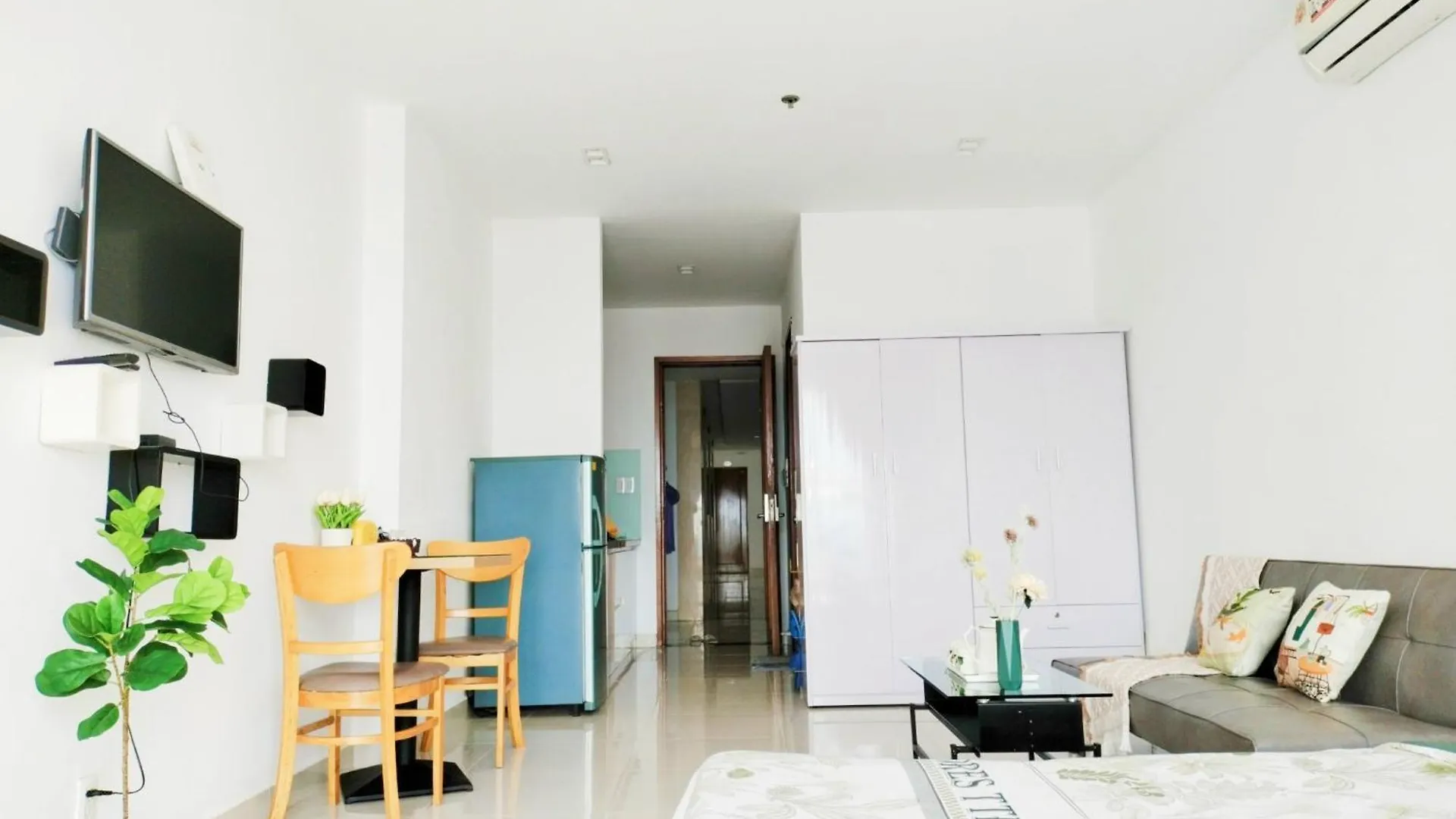 Can Ho Cao Cap Sky Center location