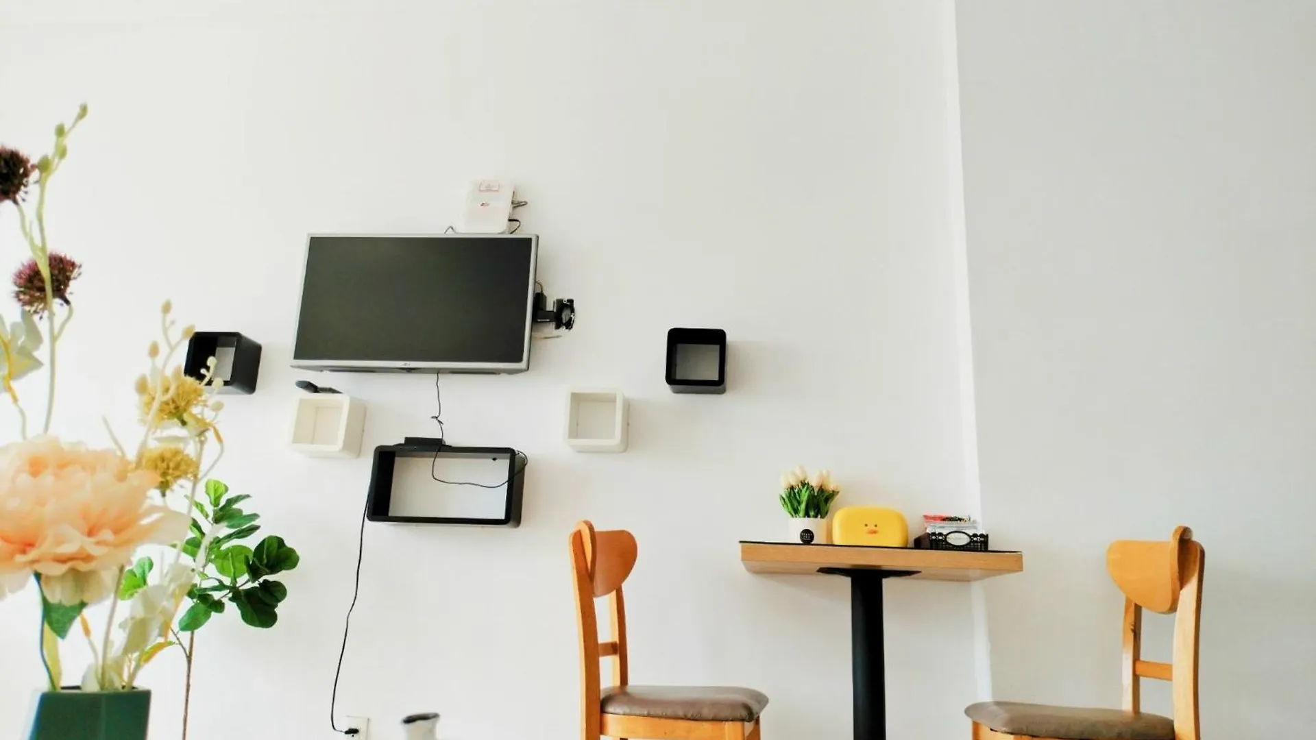Can Ho Cao Cap Sky Center Ho Chi Minh City Apartment